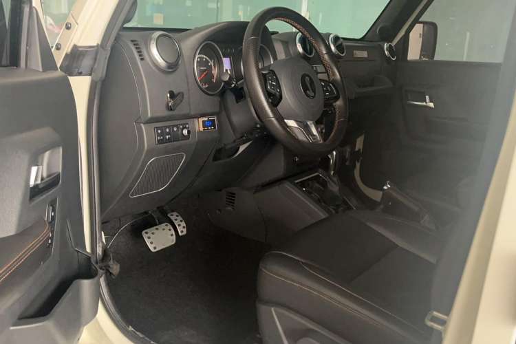 Used BAIC Off-Road BJ40 2017 40L 2.3T Automatic All-Wheel Drive Ring of the Tower Champion Edition Interior 2