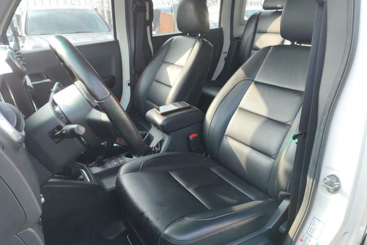 Used BAIC Off-Road BJ40 2017 40L 2.3T Automatic All-Wheel Drive Ring of the Tower Champion Edition Left Front Seat