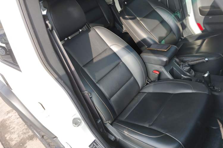 Used BAIC Off-Road BJ40 2017 40L 2.3T Automatic All-Wheel Drive Ring of the Tower Champion Edition Right Front Seat