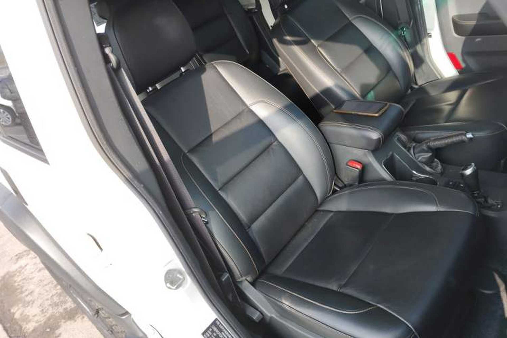 Used BAIC Off-Road BJ40 2017 40L 2.3T Automatic All-Wheel Drive Ring of the Tower Champion Edition Right Front Seat