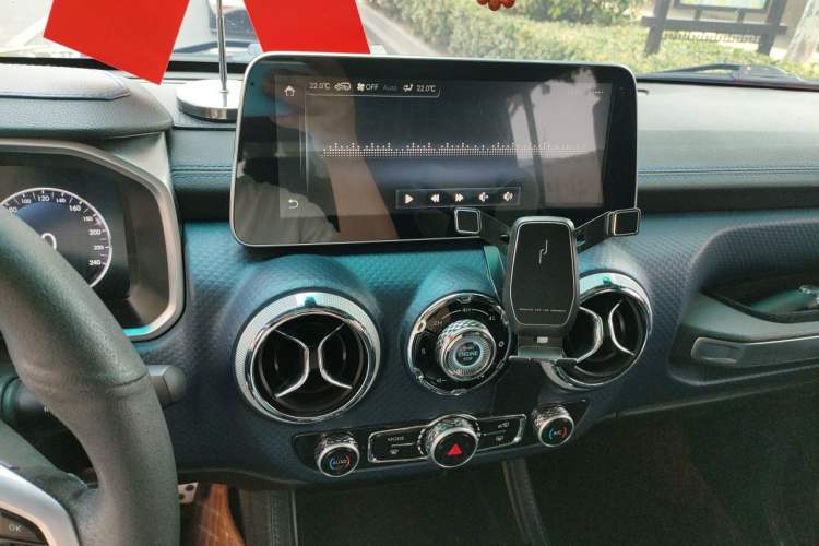 Used BAIC Off-Road BJ40 2018 PLUS 2.3T Automatic Four-Wheel Drive Premium Edition China V Audio And AC Panel