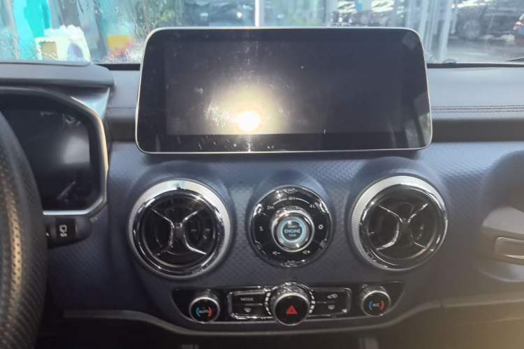 Used BAIC Off-Road BJ40 2018 PLUS 2.3T Automatic Four-Wheel Drive Flagship Version China V Emission Standard Audio And AC Panel