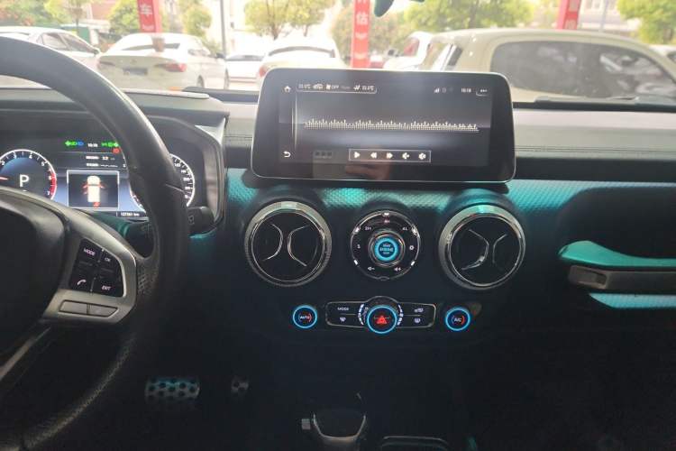 Used BAIC Off-Road BJ40 2018 PLUS 2.3T Automatic Four-Wheel Drive Premium Edition China V Audio And AC Panel