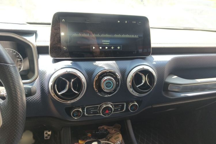 Used BAIC Off-Road BJ40 2018 PLUS 2.3T Automatic Four-Wheel Drive Flagship Version China V Emission Standard Audio And AC Panel