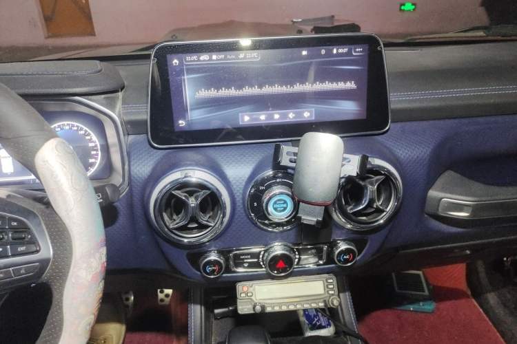 Used BAIC Off-Road BJ40 2018 PLUS 2.3T Automatic Four-Wheel Drive Flagship Version China V Emission Standard Audio And AC Panel