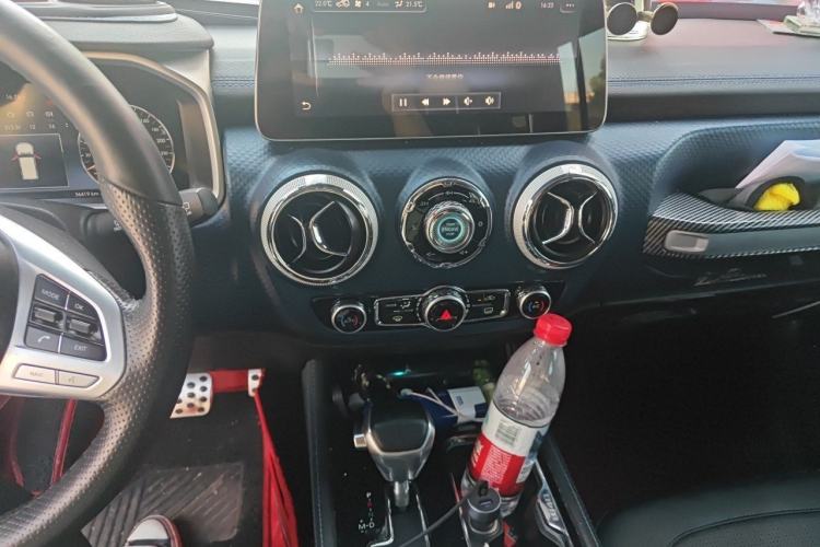 Used BAIC Off-Road BJ40 2018 PLUS 2.3T Automatic Four-Wheel Drive Premium Edition China V Audio And AC Panel
