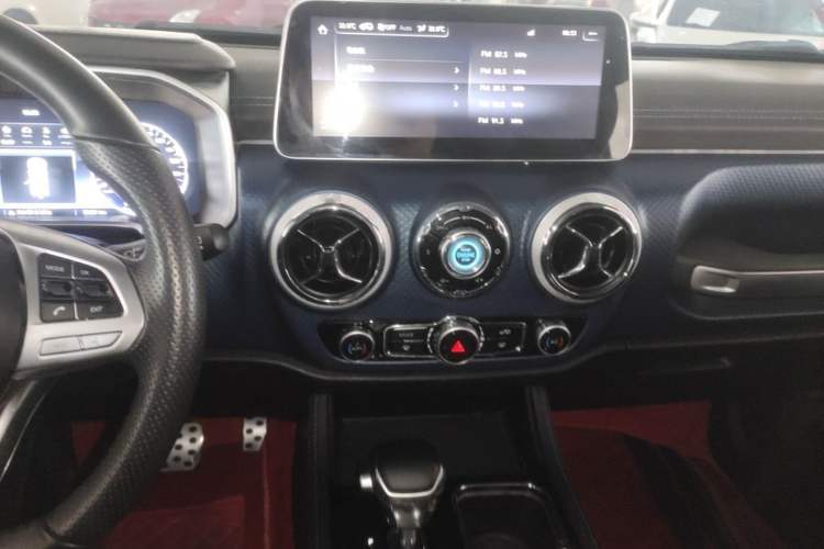 Used BAIC Off-Road BJ40 2018 PLUS 2.3T Automatic Four-Wheel Drive Premium Edition China V Audio And AC Panel