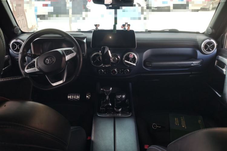 Used BAIC Off-Road BJ40 2018 PLUS 2.3T Automatic Four-Wheel Drive Flagship Version China V Emission Standard Center Console