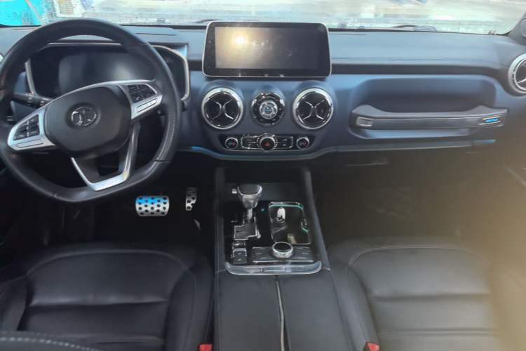 Used BAIC Off-Road BJ40 2018 PLUS 2.3T Automatic Four-Wheel Drive Flagship Version China V Emission Standard Center Console