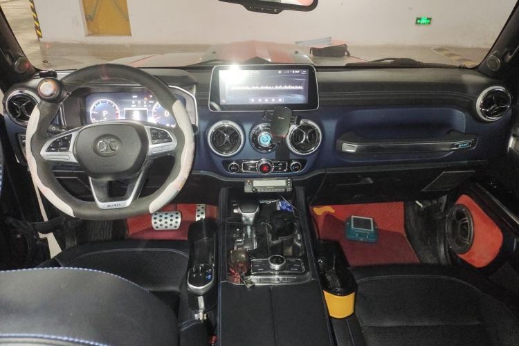 Used BAIC Off-Road BJ40 2018 PLUS 2.3T Automatic Four-Wheel Drive Flagship Version China V Emission Standard Center Console