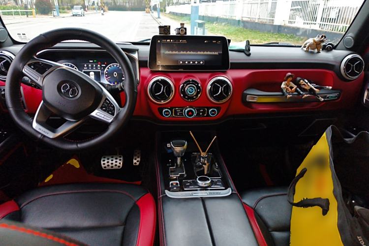 Used BAIC Off-Road BJ40 2018 PLUS 2.3T Automatic Four-Wheel Drive Premium Edition China V Center Console