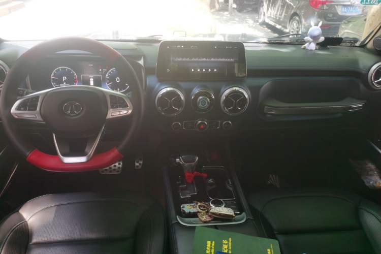 Used BAIC Off-Road BJ40 2018 PLUS 2.3T Automatic Four-Wheel Drive Flagship Version China V Emission Standard Center Console