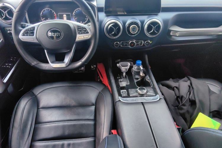 Used BAIC Off-Road BJ40 2018 PLUS 2.3T Automatic Four-Wheel Drive Flagship Version China V Emission Standard Center Console