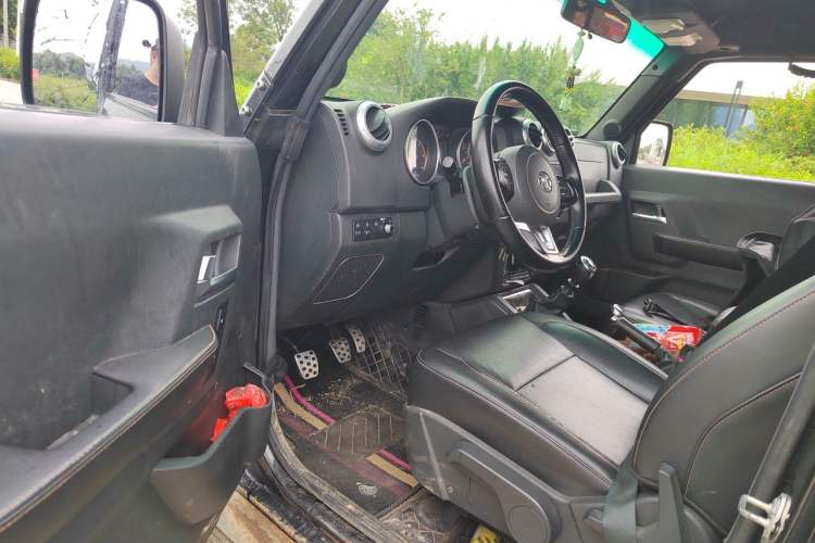 Used BAIC Off-Road BJ40 2018 40L 2.0T Manual Diesel Four-Wheel Drive Prestige Edition Driver Seat