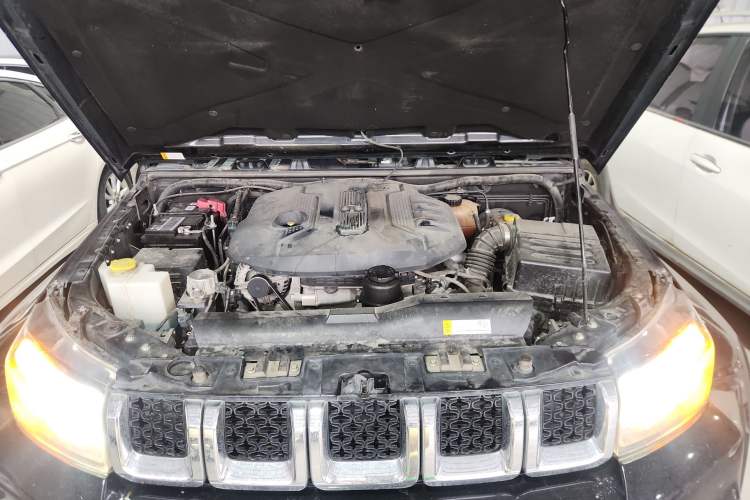 Used BAIC Off-Road BJ40 2018 PLUS 2.3T Automatic Four-Wheel Drive Premium Edition China V Engine Bay