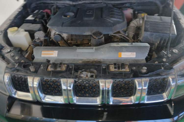 Used BAIC Off-Road BJ40 2018 PLUS 2.3T Automatic Four-Wheel Drive Flagship Version China V Emission Standard Engine Bay