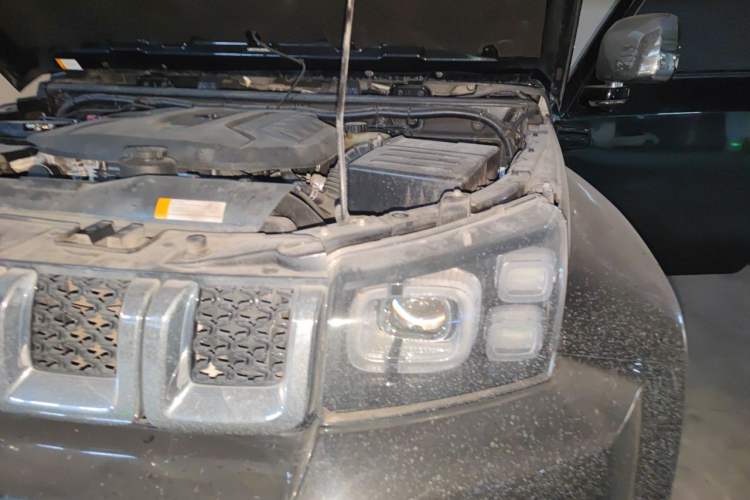 Used BAIC Off-Road BJ40 2018 PLUS 2.3T Automatic Four-Wheel Drive Premium Edition China V Engine Bay Left