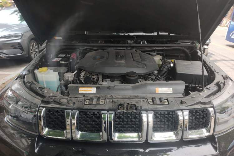 Used BAIC Off-Road BJ40 2018 PLUS 2.3T Automatic Four-Wheel Drive Premium Edition China V Engine Bay