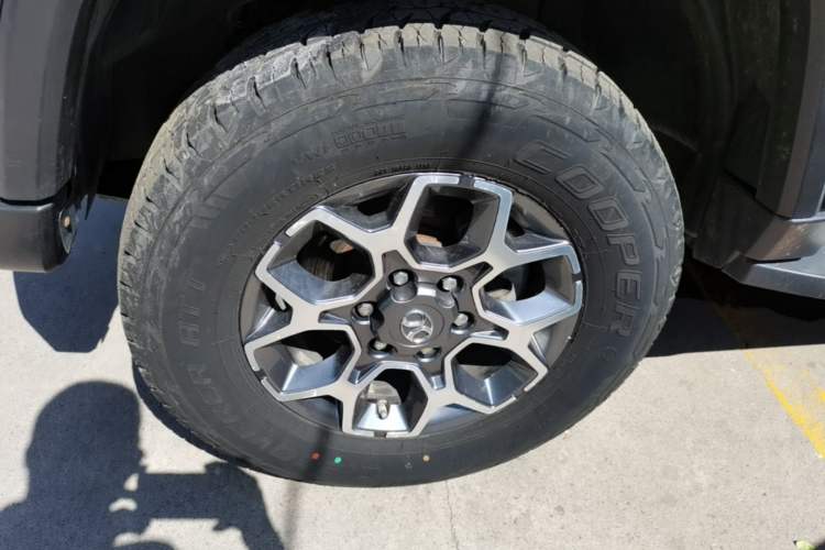 Used BAIC Off-Road BJ40 2018 PLUS 2.3T Automatic Four-Wheel Drive Premium Edition China V Exterior 4