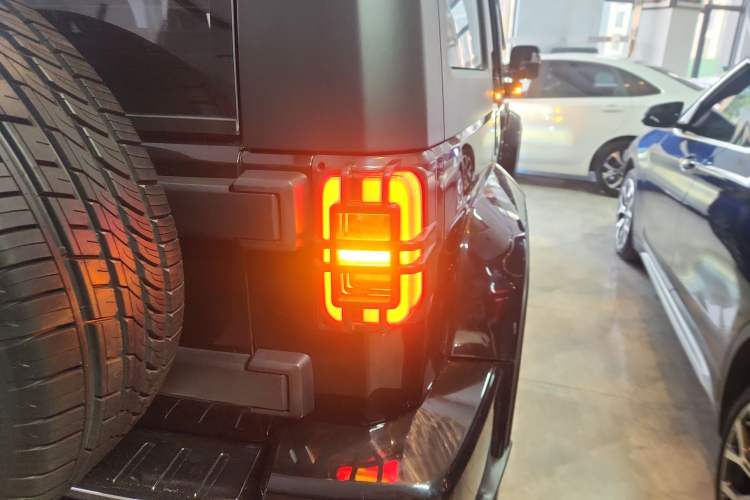 Used BAIC Off-Road BJ40 2018 PLUS 2.0T Automatic Four-Wheel Drive Urban Hunter Edition Exterior 6