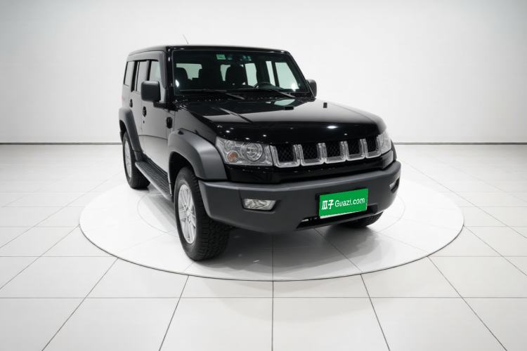 Used BAIC Off-Road BJ40 2018 40L 2.0T Manual Diesel Four-Wheel Drive Prestige Edition Front Right 45 Deg
