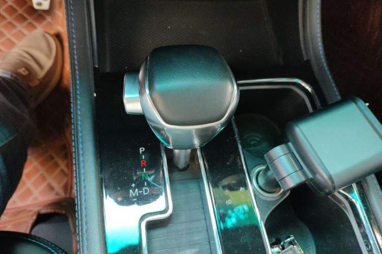 Used BAIC Off-Road BJ40 2018 PLUS 2.3T Automatic Four-Wheel Drive Premium Edition China V Gear Lever