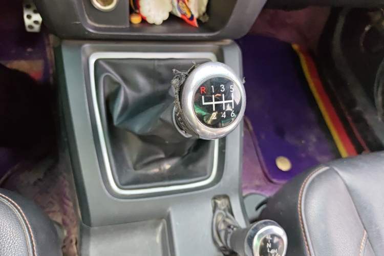 Used BAIC Off-Road BJ40 2018 40L 2.0T Manual Diesel Four-Wheel Drive Prestige Edition Gear Lever