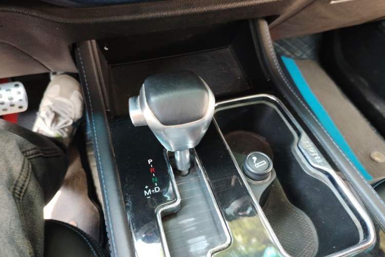 Used BAIC Off-Road BJ40 2018 PLUS 2.3T Automatic Four-Wheel Drive Premium Edition China V Gear Lever