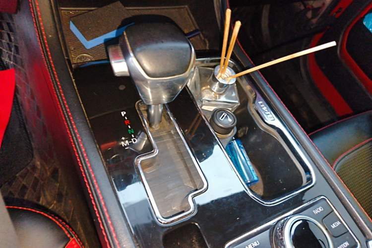 Used BAIC Off-Road BJ40 2018 PLUS 2.3T Automatic Four-Wheel Drive Premium Edition China V Gear Lever