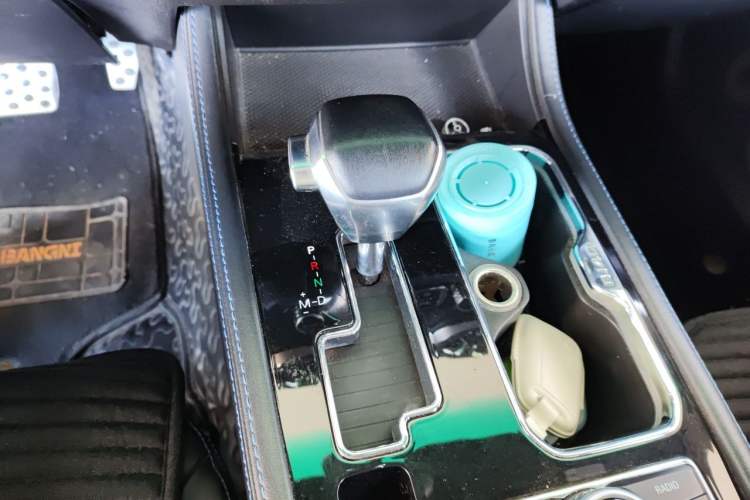 Used BAIC Off-Road BJ40 2018 PLUS 2.0T Automatic Four-Wheel Drive Urban Hunter Edition Gear Lever