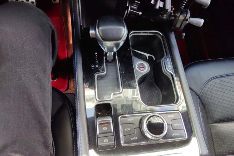 Used BAIC Off-Road BJ40 2018 PLUS 2.0T Automatic Four-Wheel Drive Urban Hunter Edition Gear Lever