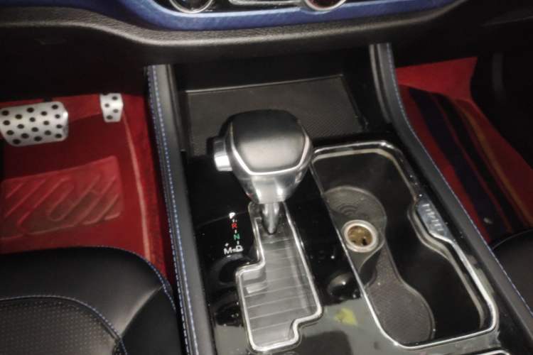 Used BAIC Off-Road BJ40 2018 PLUS 2.3T Automatic Four-Wheel Drive Premium Edition China V Gear Lever