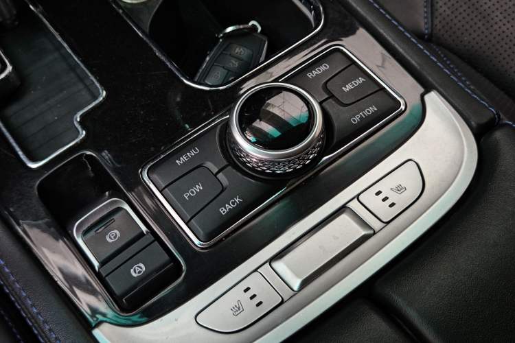 Used BAIC Off-Road BJ40 2018 PLUS 2.3T Automatic Four-Wheel Drive Premium Edition China V Interior 13