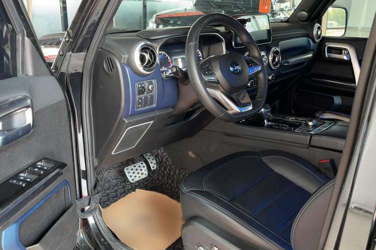 Used BAIC Off-Road BJ40 2018 PLUS 2.3T Automatic Four-Wheel Drive Flagship Version China V Emission Standard Interior 2