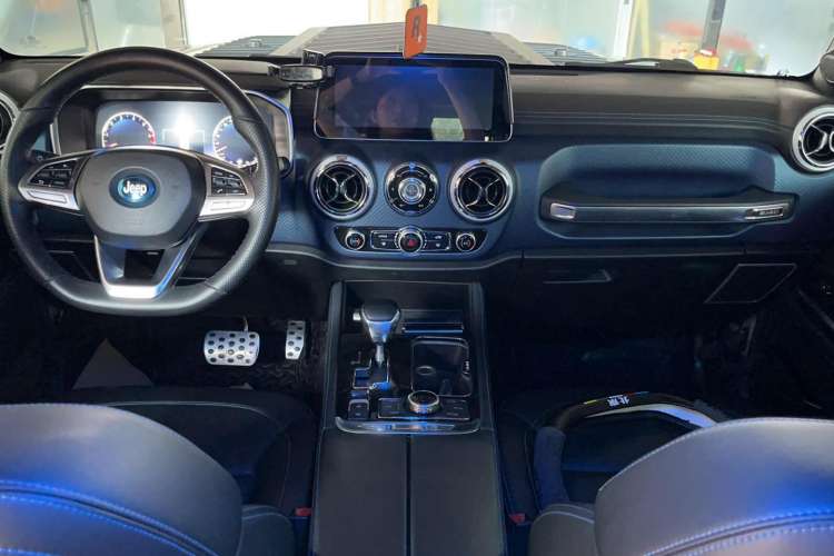 Used BAIC Off-Road BJ40 2018 PLUS 2.3T Automatic Four-Wheel Drive Flagship Version China V Emission Standard Interior 3