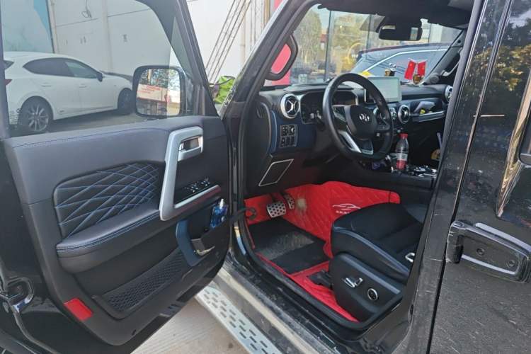 Used BAIC Off-Road BJ40 2018 PLUS 2.3T Automatic Four-Wheel Drive Premium Edition China V Interior 3