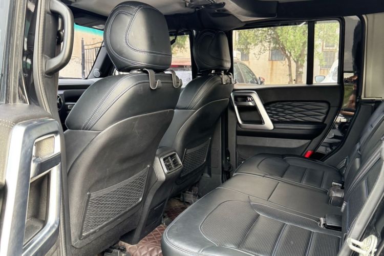 Used BAIC Off-Road BJ40 2018 PLUS 2.3T Automatic Four-Wheel Drive Premium Edition China V Interior 3