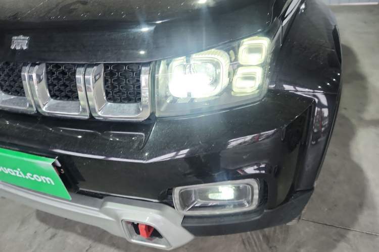 Used BAIC Off-Road BJ40 2018 PLUS 2.3T Automatic Four-Wheel Drive Premium Edition China V Left Front Headlight
