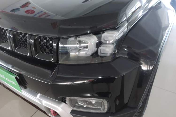 Used BAIC Off-Road BJ40 2018 PLUS 2.3T Automatic Four-Wheel Drive Premium Edition China V Left Front Headlight