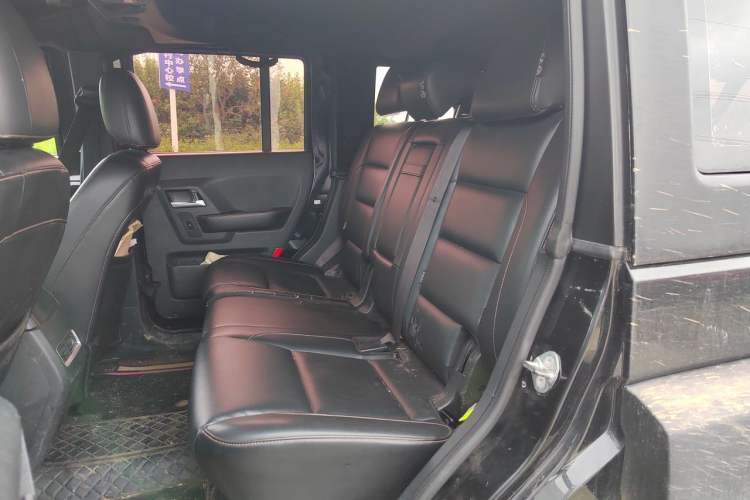 Used BAIC Off-Road BJ40 2018 40L 2.0T Manual Diesel Four-Wheel Drive Prestige Edition Left Rear Seat