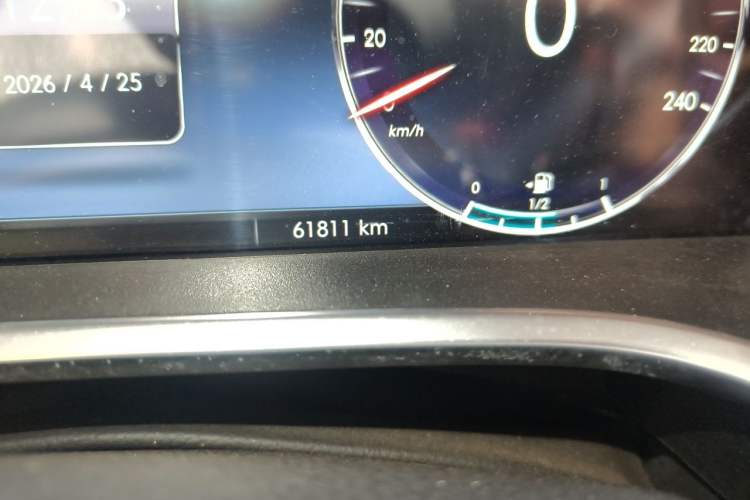 Used BAIC Off-Road BJ40 2018 PLUS 2.3T Automatic Four-Wheel Drive Flagship Version China V Emission Standard Odometer Close Up