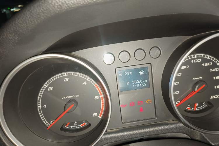Used BAIC Off-Road BJ40 2018 40L 2.0T Manual Diesel Four-Wheel Drive Prestige Edition Odometer Close Up