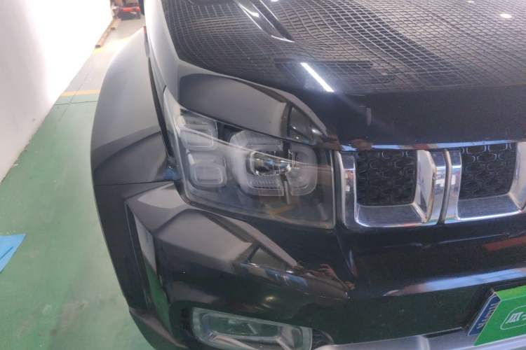 Used BAIC Off-Road BJ40 2018 PLUS 2.3T Automatic Four-Wheel Drive Flagship Version China V Emission Standard Right Front Headlight