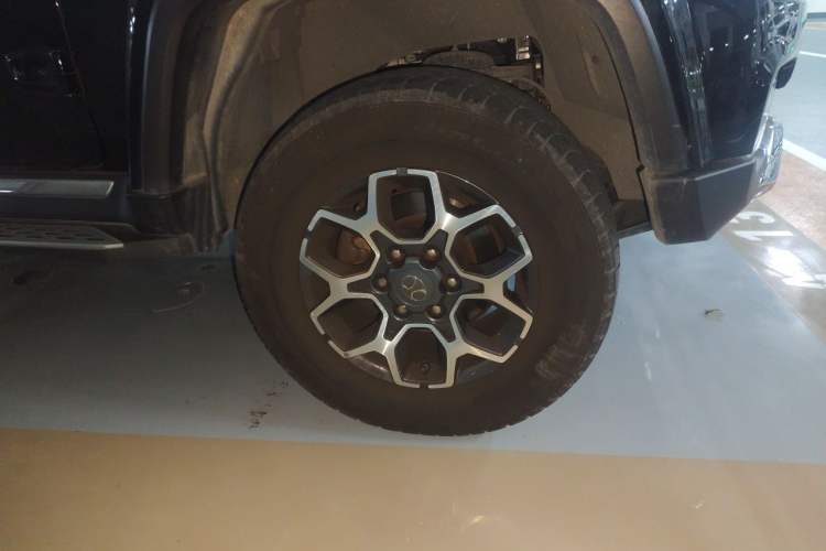 Used BAIC Off-Road BJ40 2018 PLUS 2.3T Automatic Four-Wheel Drive Flagship Version China V Emission Standard Right Front Wheel Hub