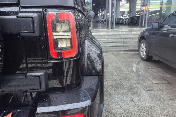 Used BAIC Off-Road BJ40 2018 PLUS 2.3T Automatic Four-Wheel Drive Flagship Version China V Emission Standard Right Rear Taillight