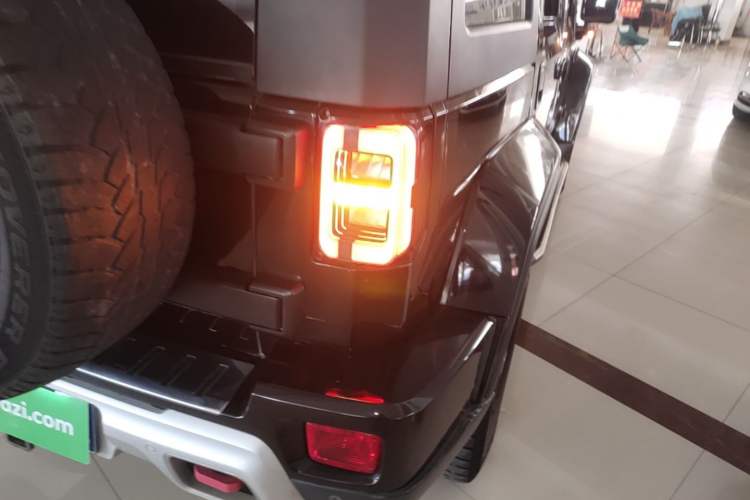 Used BAIC Off-Road BJ40 2018 PLUS 2.3T Automatic Four-Wheel Drive Premium Edition China V Right Rear Taillight