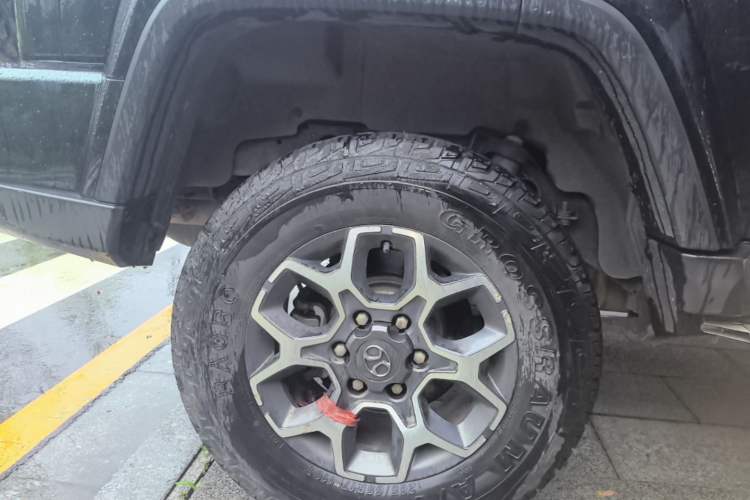 Used BAIC Off-Road BJ40 2018 PLUS 2.3T Automatic Four-Wheel Drive Flagship Version China V Emission Standard Right Rear Wheel Hub