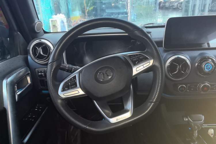 Used BAIC Off-Road BJ40 2018 PLUS 2.3T Automatic Four-Wheel Drive Flagship Version China V Emission Standard Steering Wheel