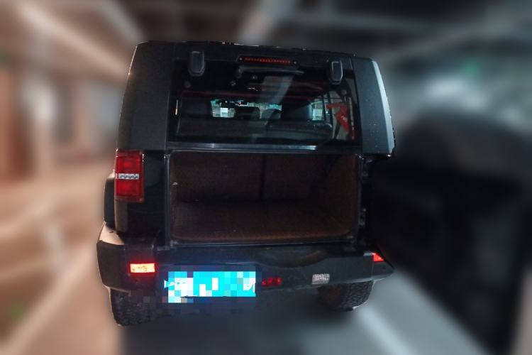 Used BAIC Off-Road BJ40 2018 40L 2.0T Manual Diesel Four-Wheel Drive Prestige Edition Trunk