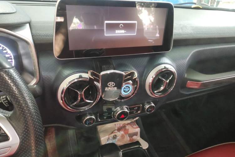 Used BAIC Off-Road BJ40 2018 2.3T Automatic Four-Wheel Drive Ring of the Tower Champion Edition China V Emission Standard Audio And AC Panel